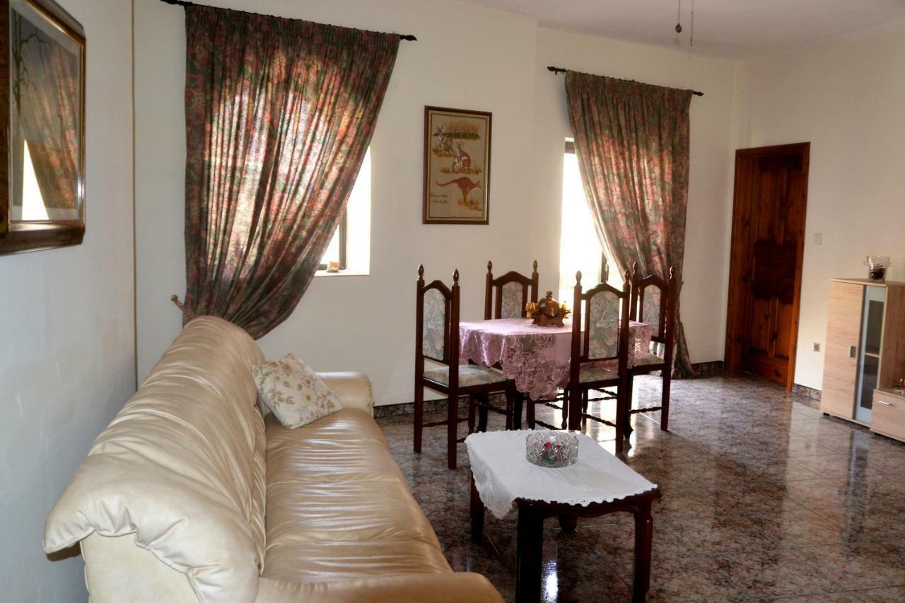 Silia'S Maisonette Marsaskala Bagian luar foto